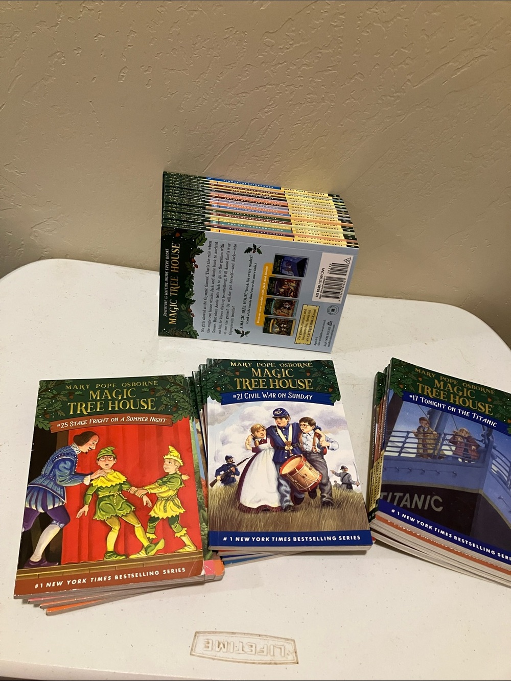 Magic Tree House Kids Book Set by Mary Pope Osborne - Very Good Condition - Picture 2 of 2